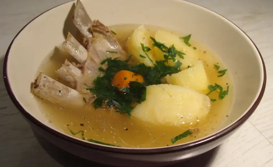 Jakie przyprawy do rosołu z baraniny, aby uzyskać wyjątkowy smak?