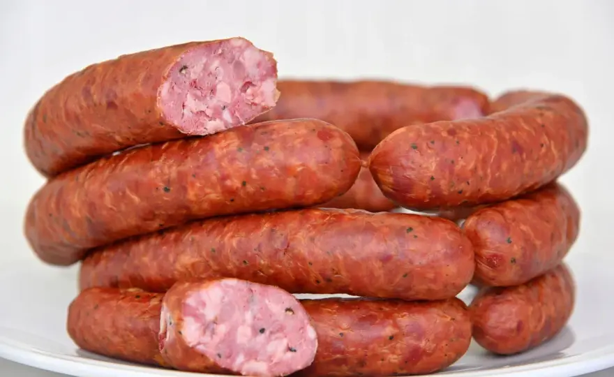 Kiełbasa bezglutenowa: Przepisy, które zachwycą Twoje podniebienie