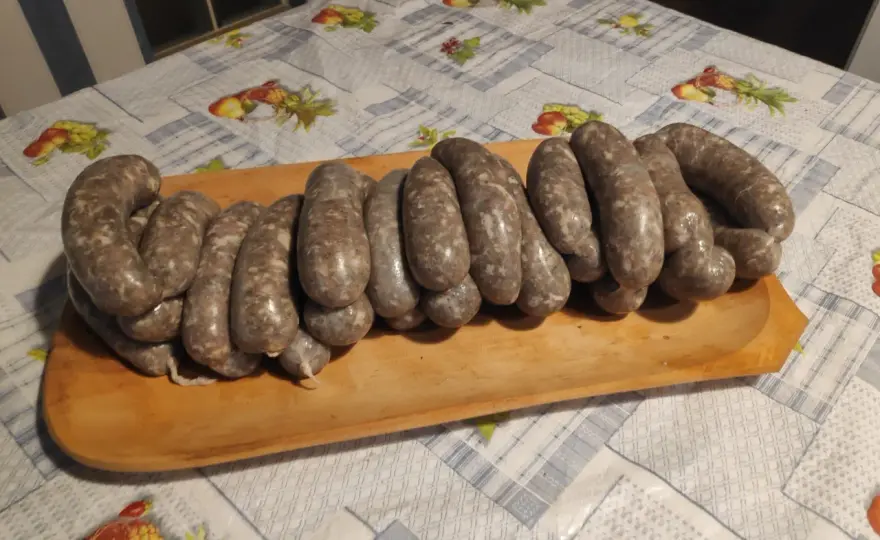 Biała kiełbasa jak zrobić - prosta receptura na domowe smaki