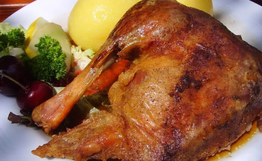 Jakie przyprawy do pieczenia gęsi, aby uzyskać wyjątkowy smak?