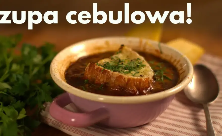 Jakie przyprawy do zupy cebulowej, aby uniknąć mdłego smaku?