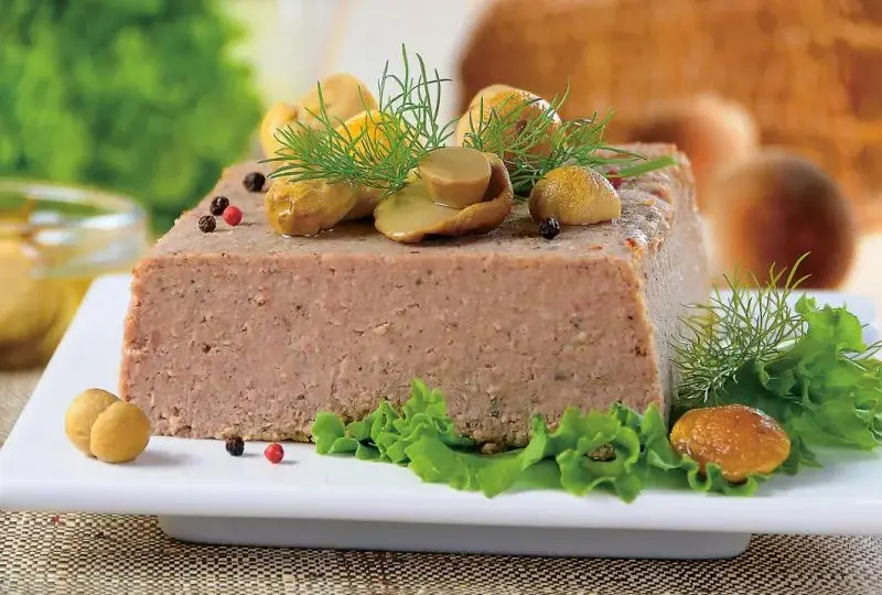 Domowy pasztet wieprzowy krok po kroku. Prosty przepis dla każdego