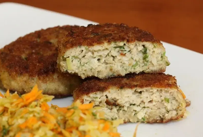 Jak zrobić kotleta z kurczaka: przepis krok po kroku + porady
