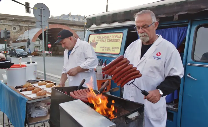 Kiełbasa z niebieskiej nyski – smak, historia i opinie Krakowa