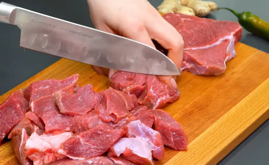 Idealna pieczona wołowina krok po kroku. Uniknij wpadek w kuchni!