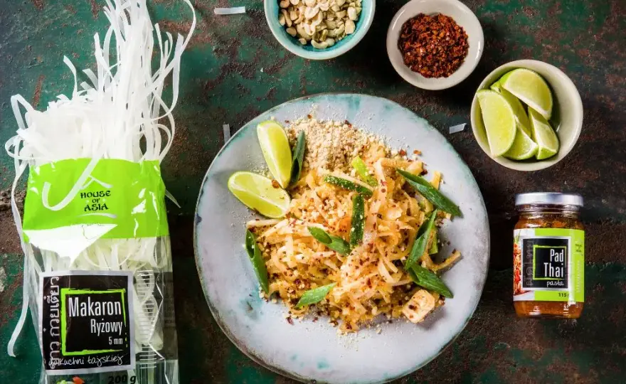 Pyszny pad thai z wołowiną, który zaskoczy Twoje kubki smakowe