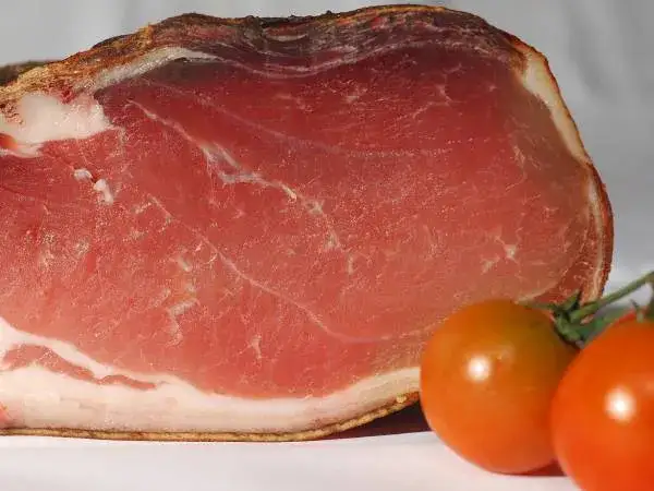 Zdjęcie Jakie przyprawy do peklowania na mokro? Odkryj idealne połączenia smaków